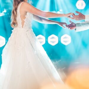 Pronovias White/cream Lace Appliqué Ball Gown Wedding Dress